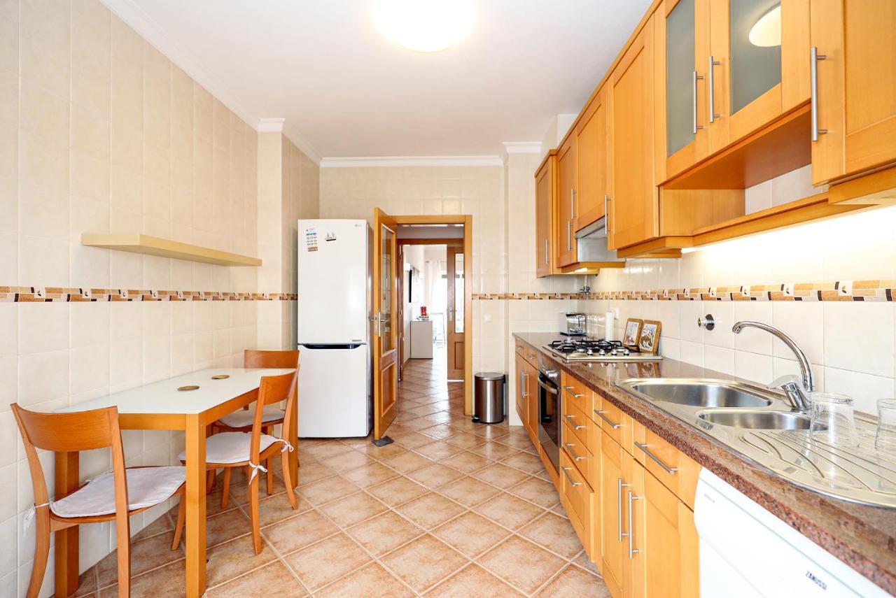 C03 - Gale Holiday Apartment In Lagos Exterior photo